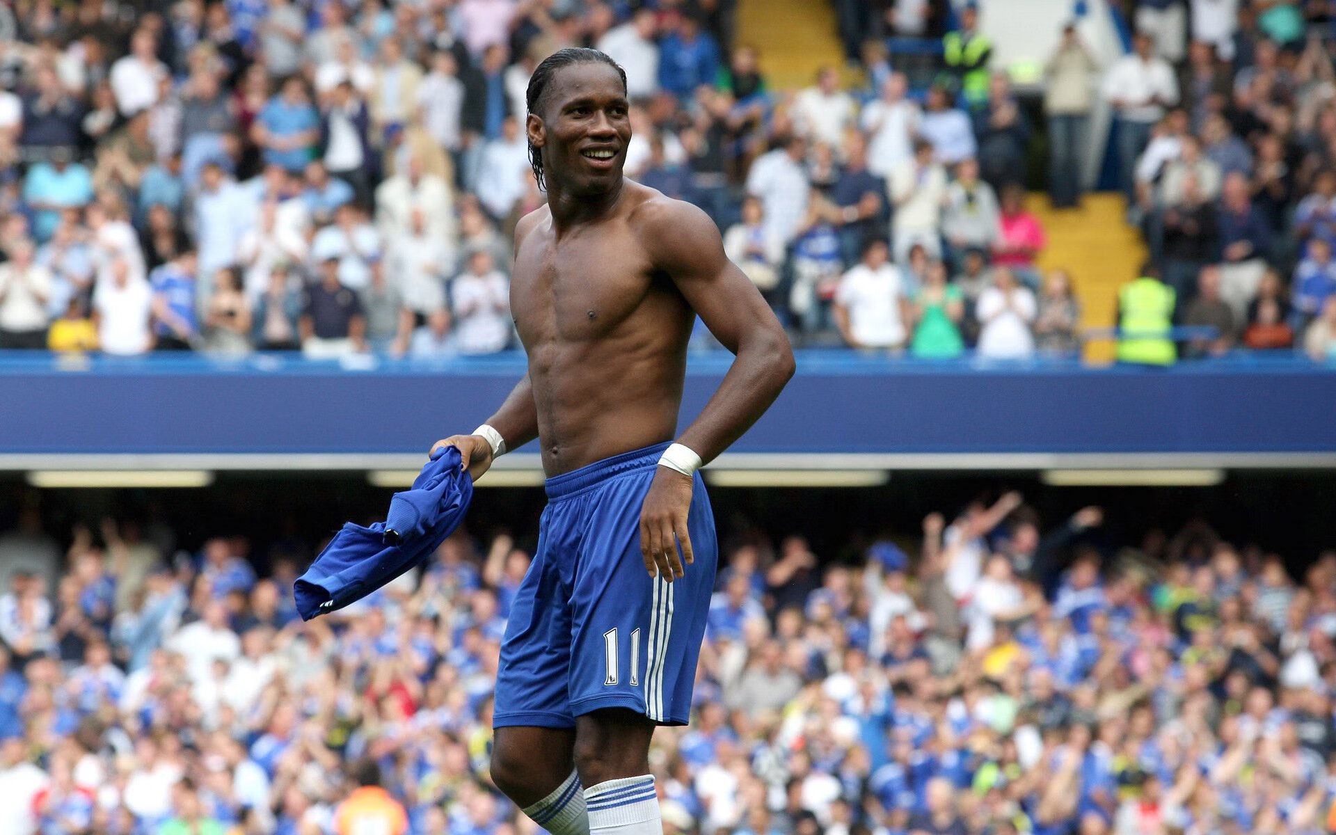 乐鱼体育app官网-UFC格斗比赛火爆举行，明星选手亮相，ufc格斗名将